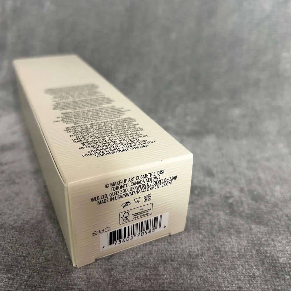 4.2 oz MAC Hyper‎ Real Fresh Canvas Cream to Foam Cleanser